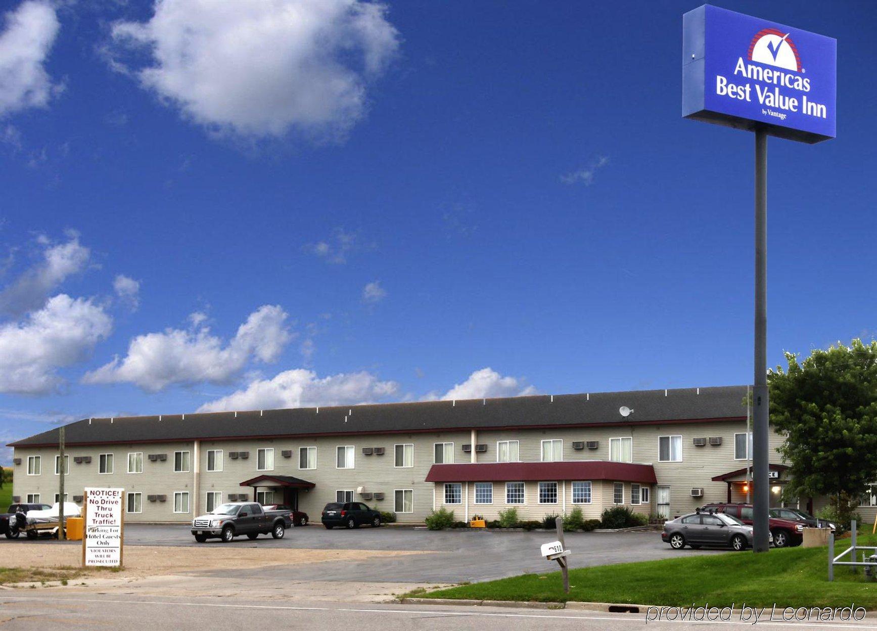 Rodeway Inn Fergus Falls Exterior foto